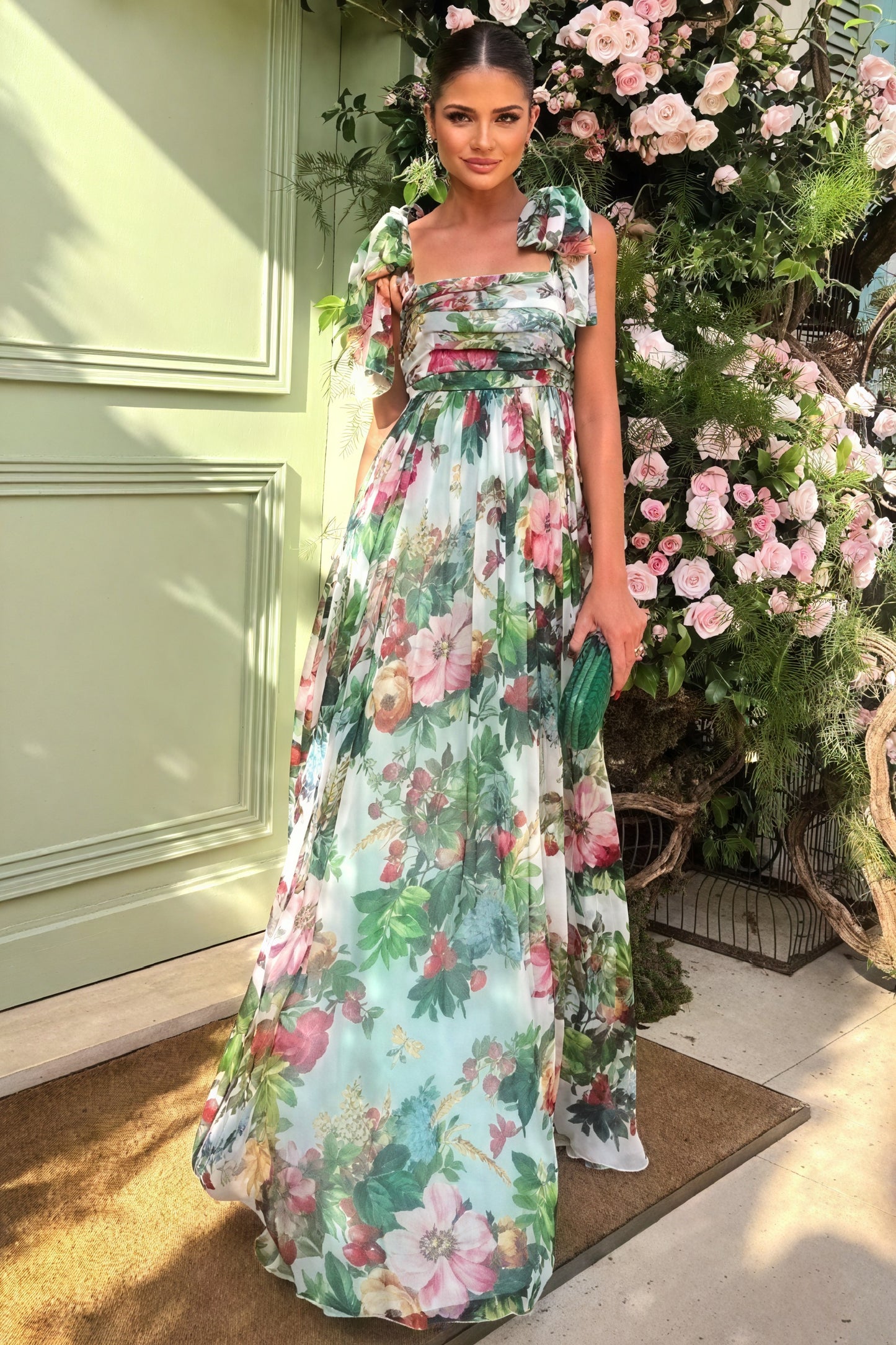 Vestido Floral Largo con Detalle de Lazo