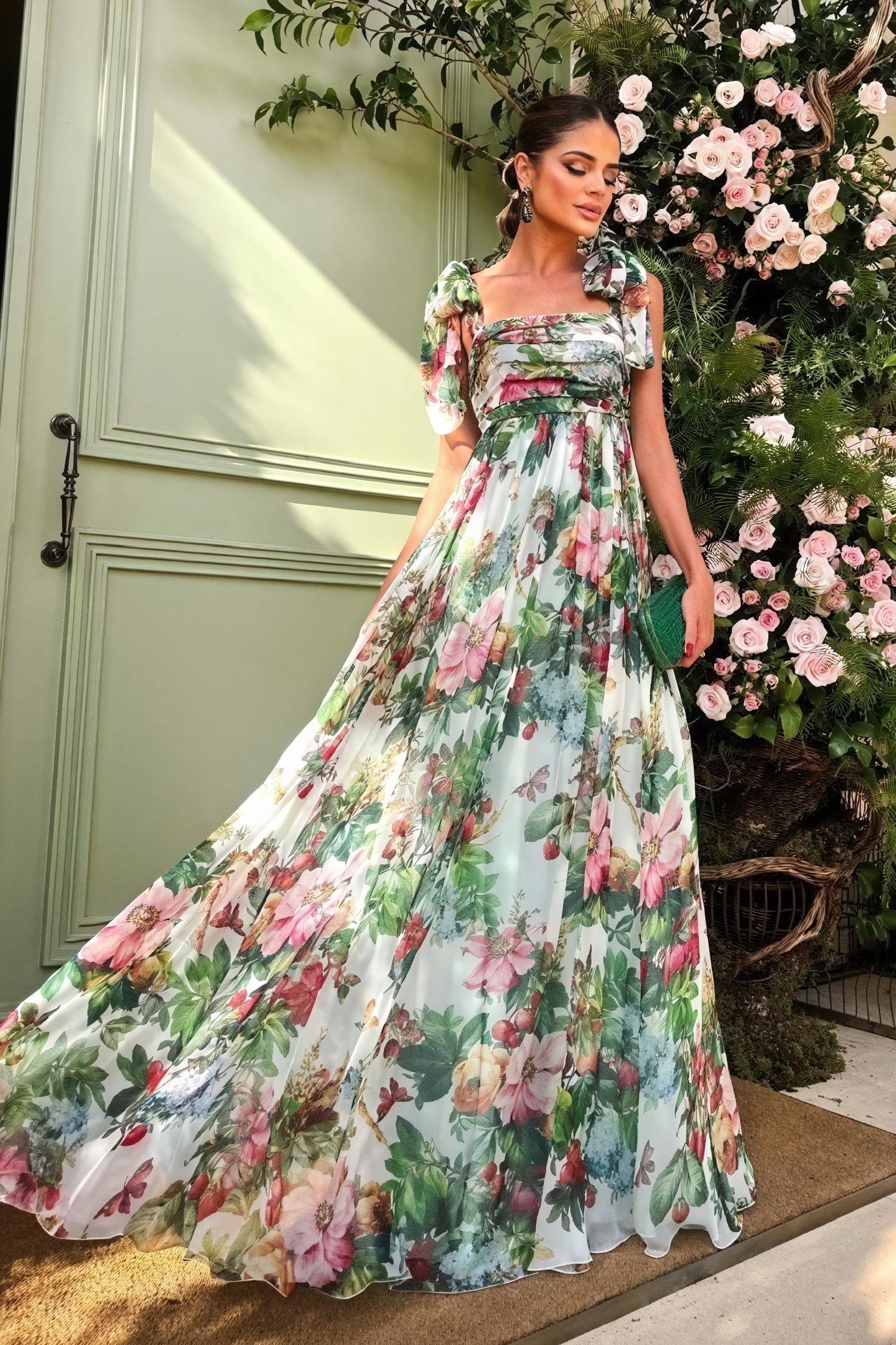 Vestido Floral Largo con Detalle de Lazo