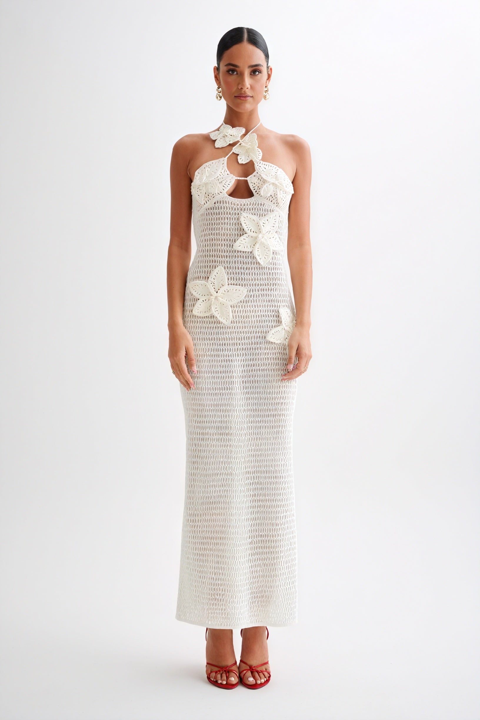 Vestido Halter con Detalles Florales Exquisitos