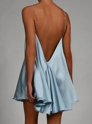 Vestido Mini Fluido con Detalles de Cadena