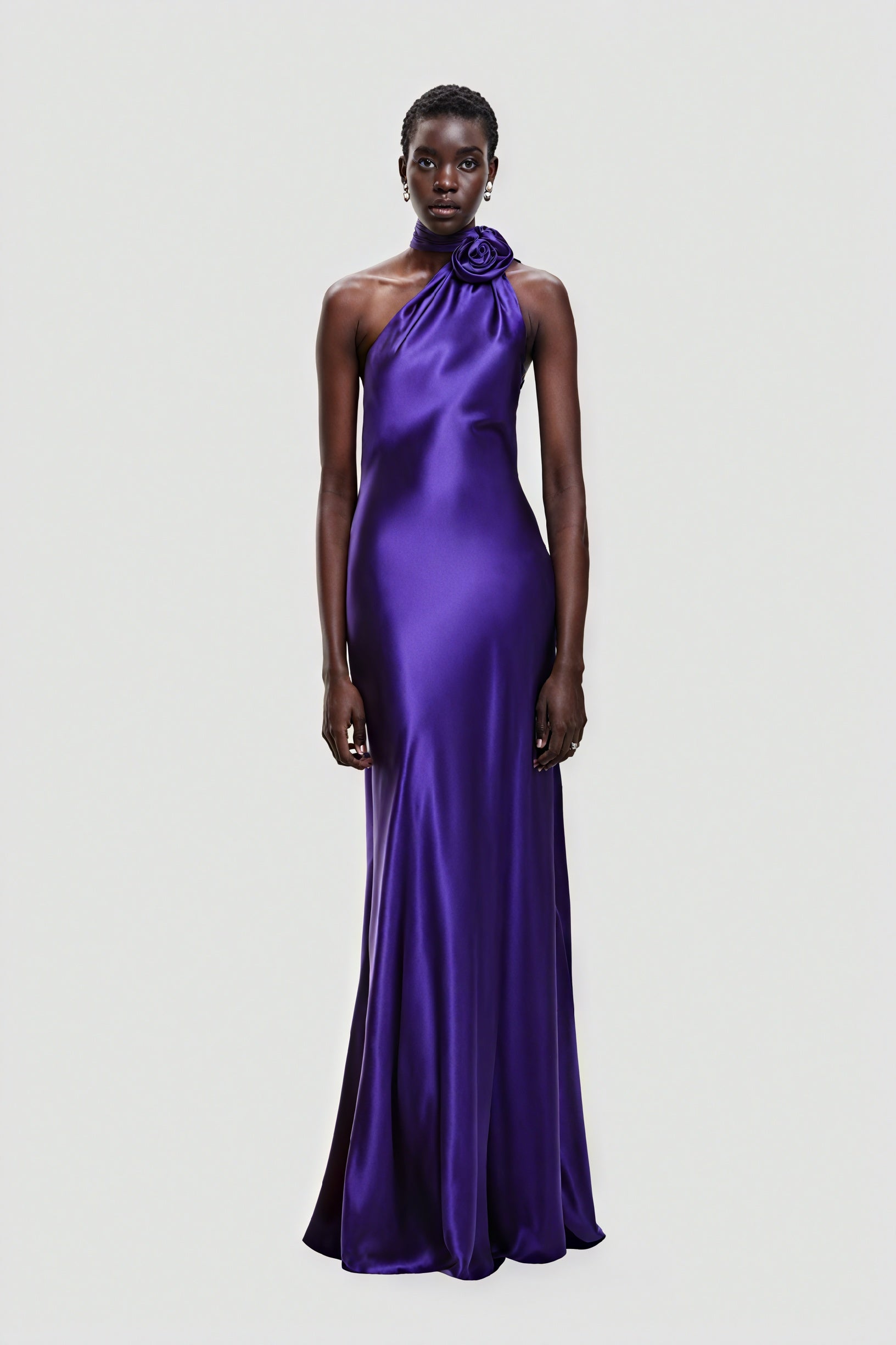 Vestido de Noche con Rosa Escultural