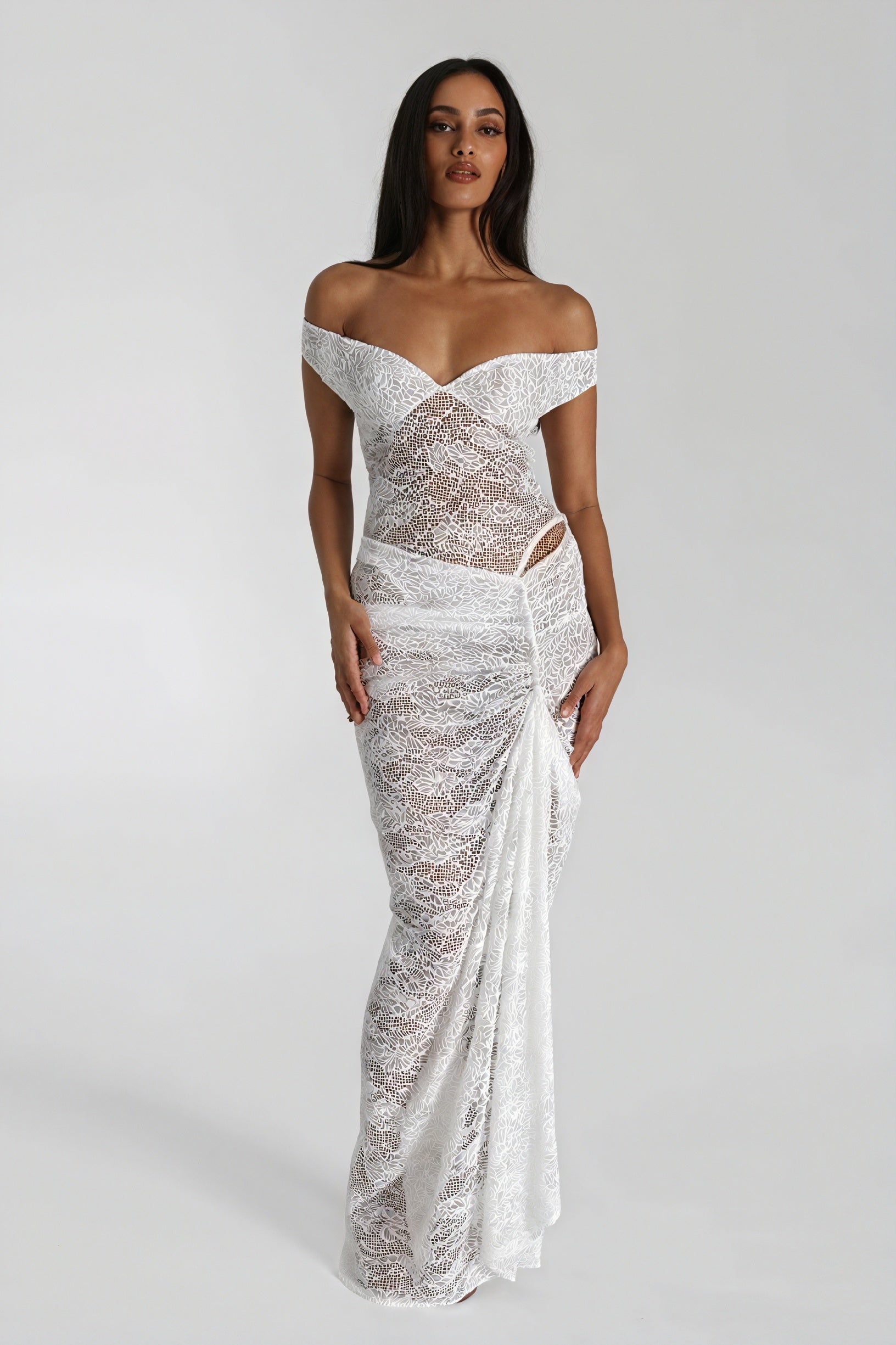 Vestido Maxi Detalle de Encaje y Abertura