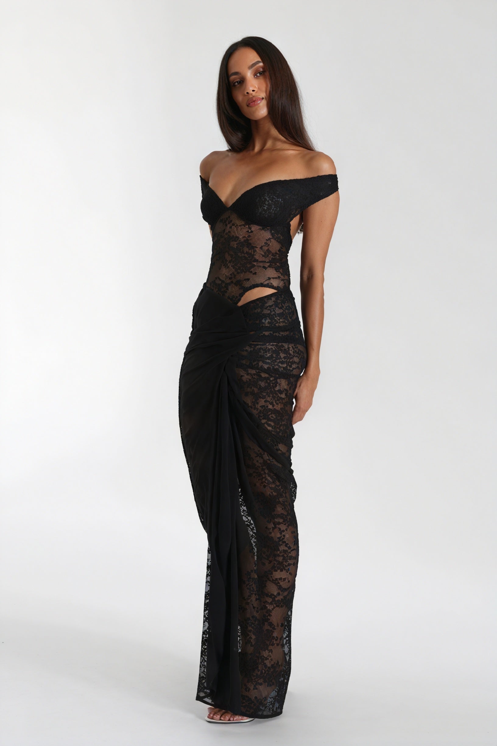 Vestido Maxi Detalle de Encaje y Abertura