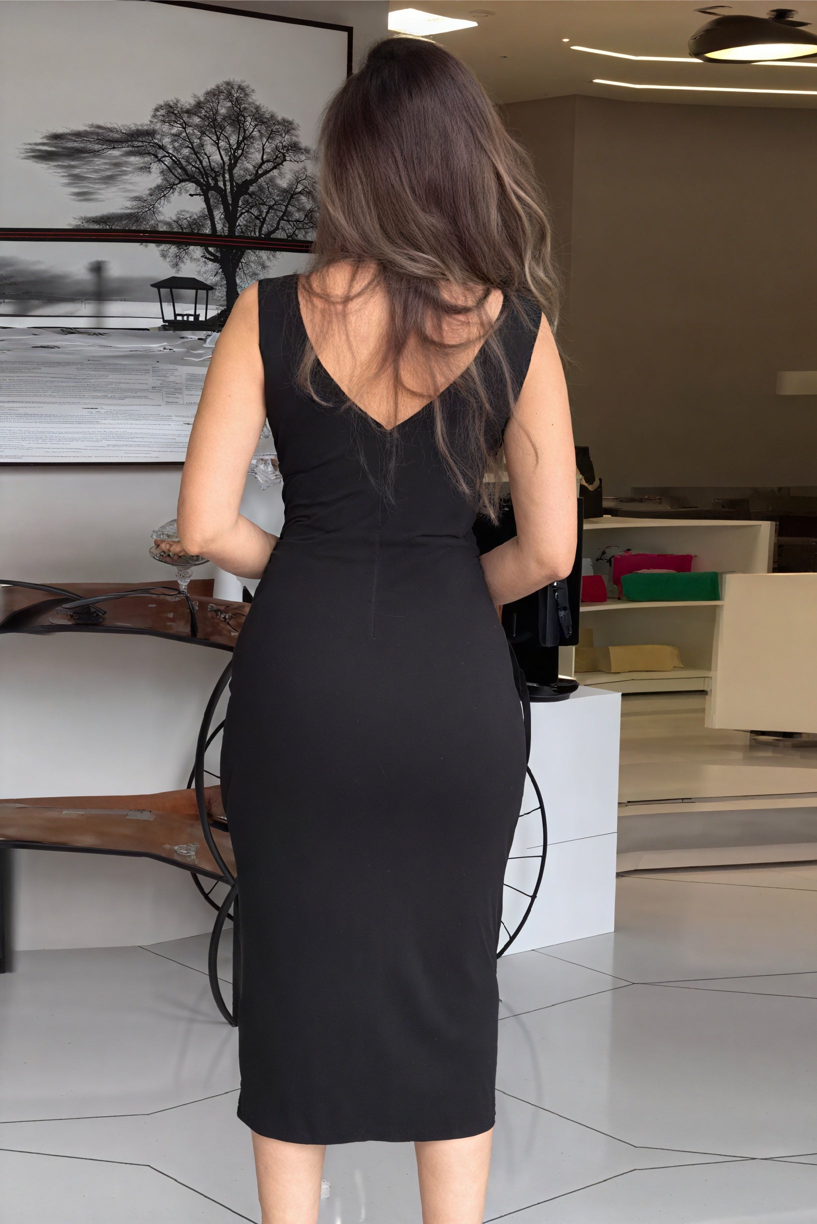 Vestido Midi Escote V con Nudo Delicado