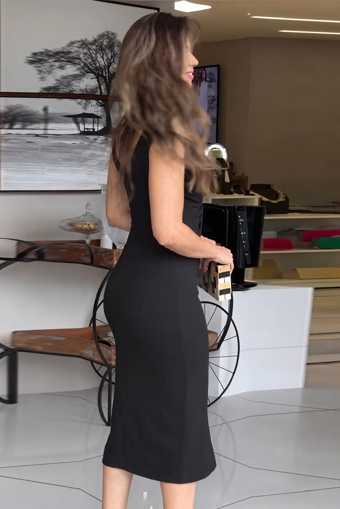 Vestido Midi Escote V con Nudo Delicado