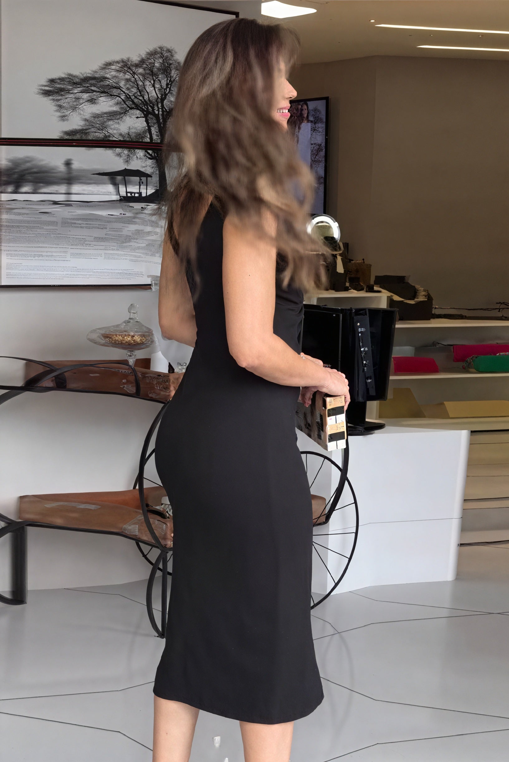 Vestido Midi Escote V con Nudo Delicado