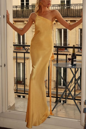 Vestido de Noche Asimétrico