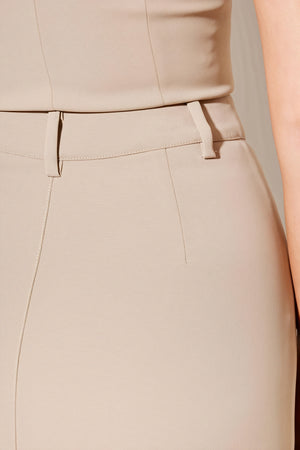 Vestido Halter Minimalista con Bolsillos