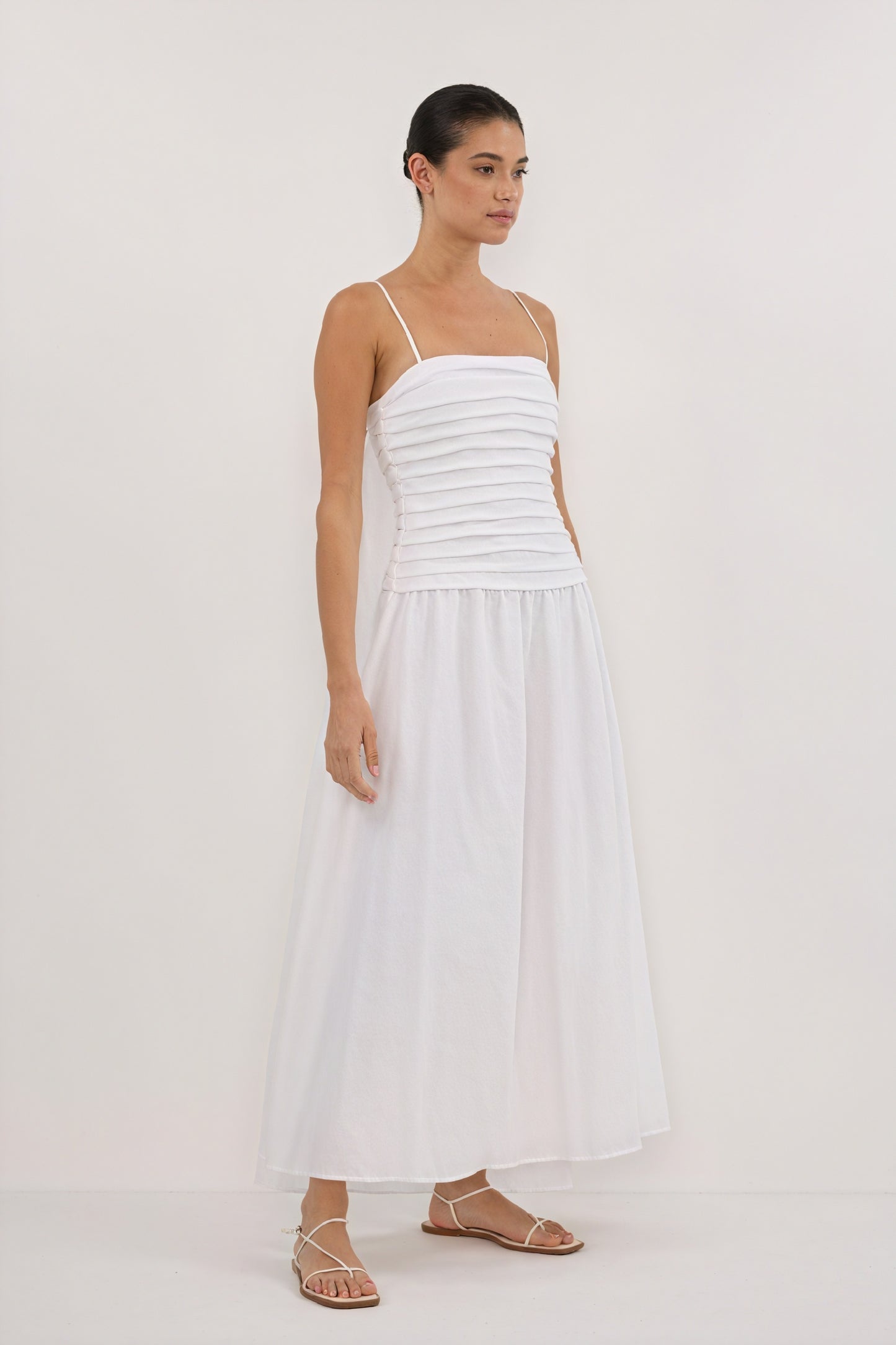 Vestido Midi A-line con Tirantes Finos