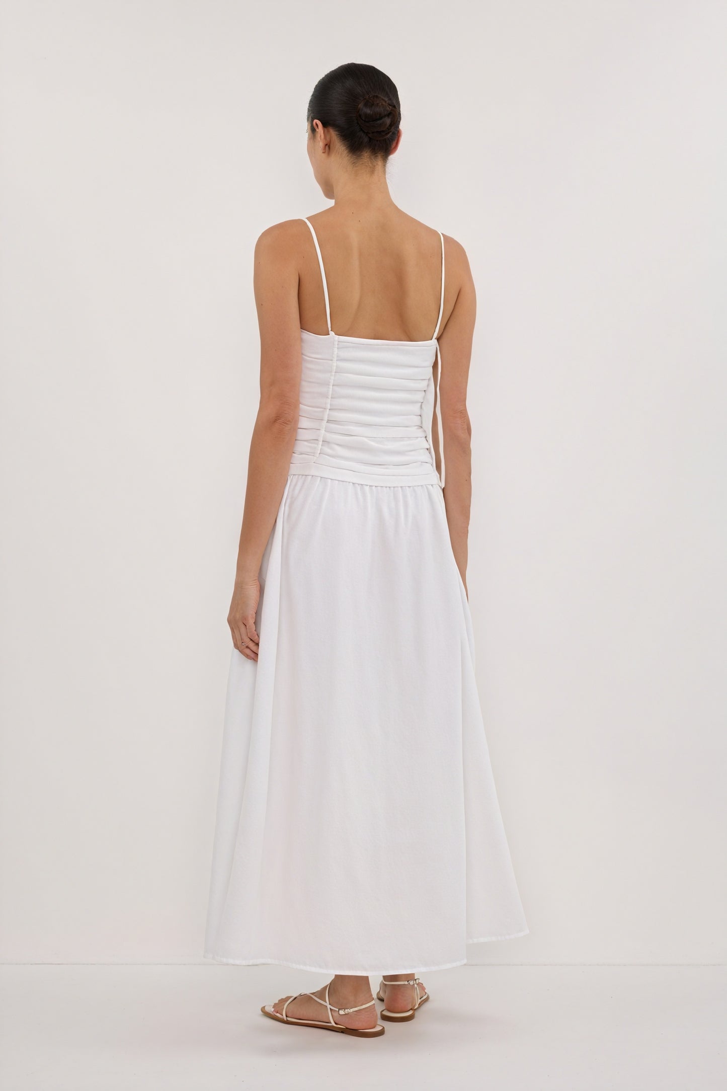Vestido Midi A-line con Tirantes Finos