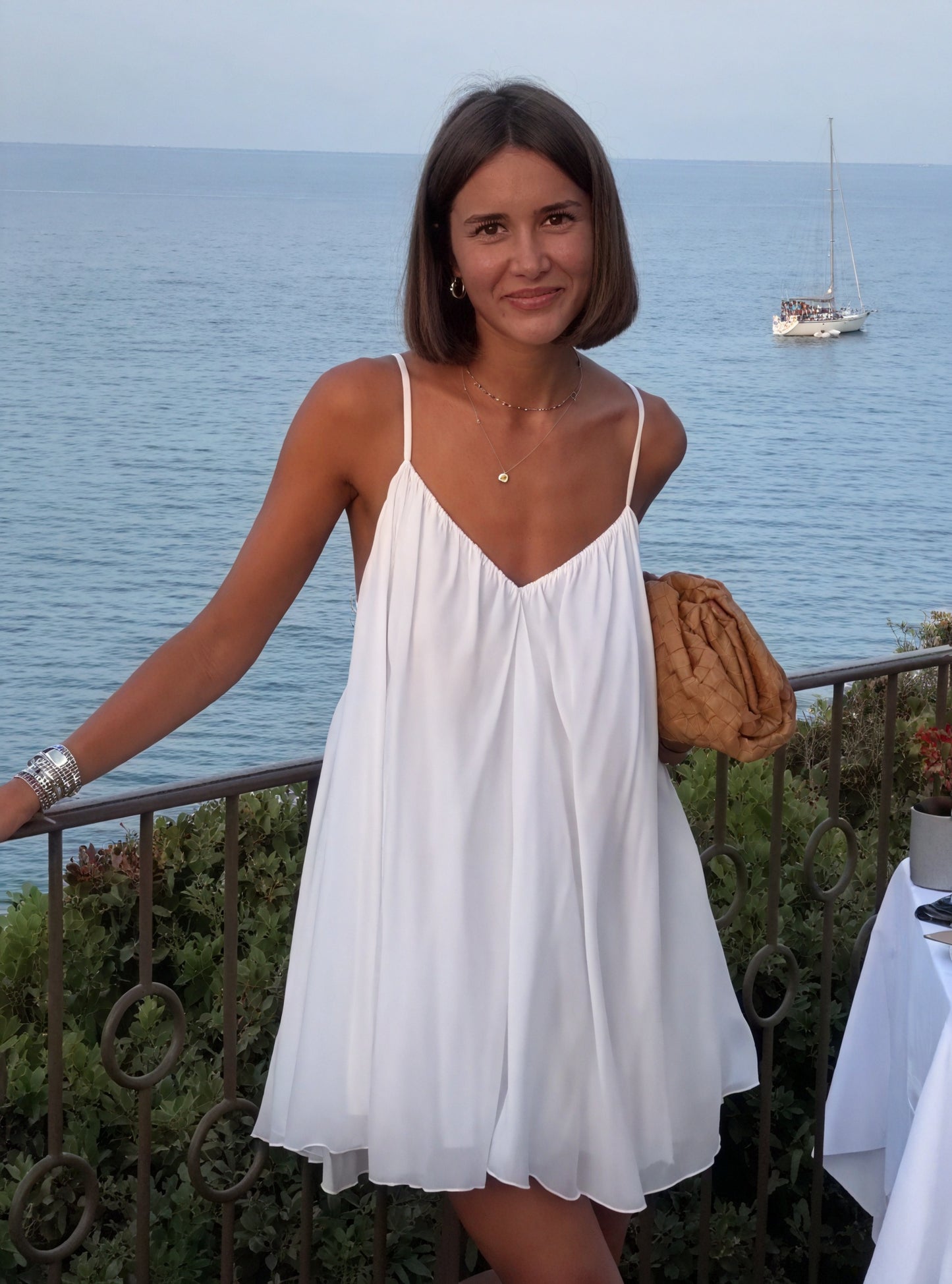Vestido Fluido Escote V Tirantes Finos Diseño Ligero Verano Elegante-81491-9eb7f869-9eae-416a-bb58-9b2f95115927