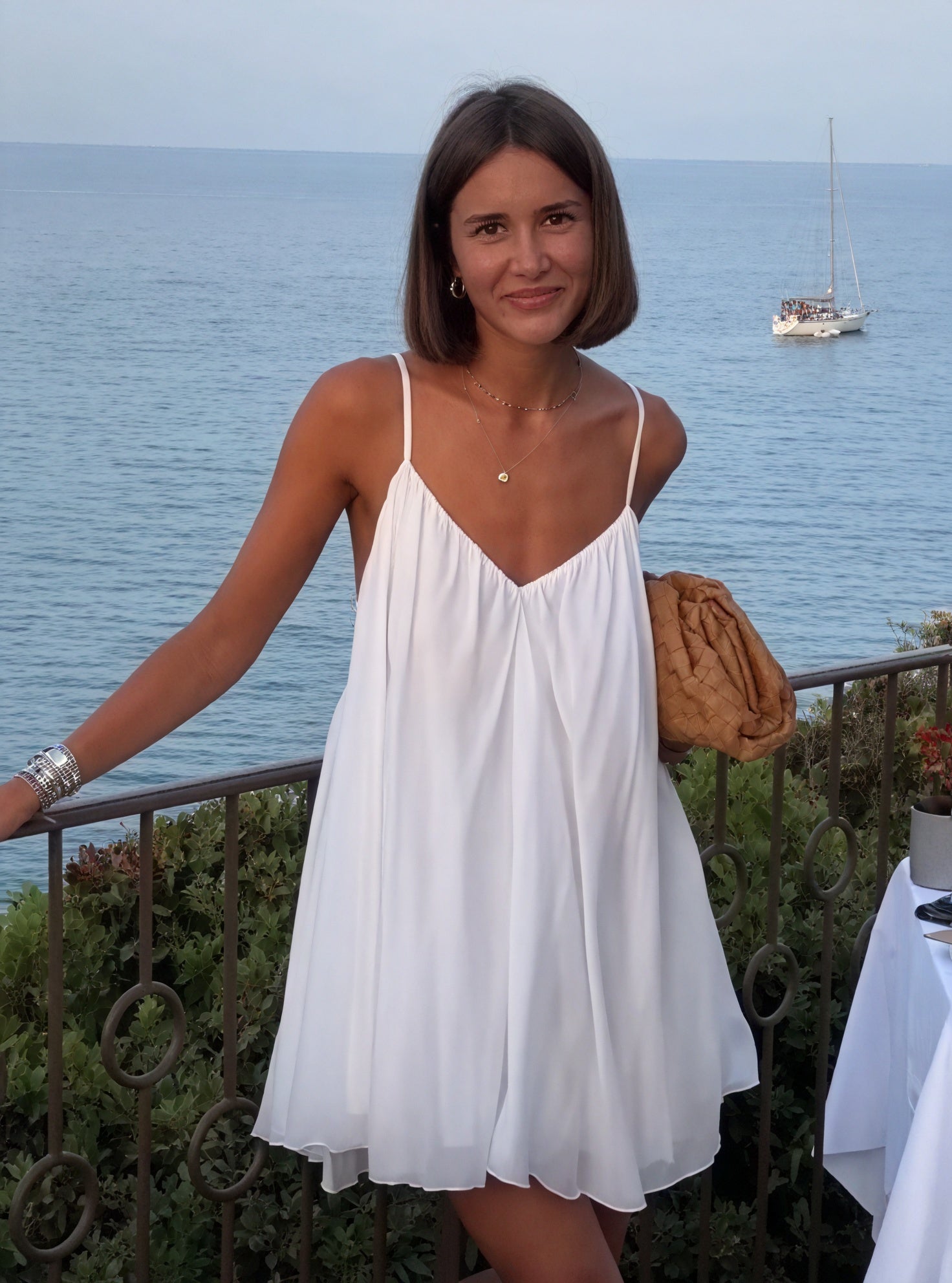 Vestido Fluido Escote V Tirantes Finos Diseño Ligero Verano Elegante-81491-9eb7f869-9eae-416a-bb58-9b2f95115927