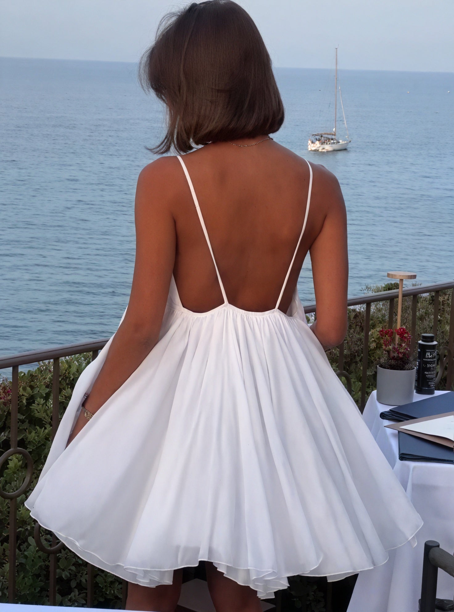 Vestido Fluido Escote V Tirantes Finos Diseño Ligero Verano Elegante-81491-ad65e66b-9a14-4234-8ddb-8e1f05a61609
