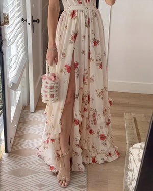 Vestido Maxi Floral Único con Tirantes Finos, Abertura Alta y Silueta Fluida. Perfecto para Verano y Ocasiones Especiales.-81660-c65611bb-daa9-41ab-b655-e87fa11fe3f2