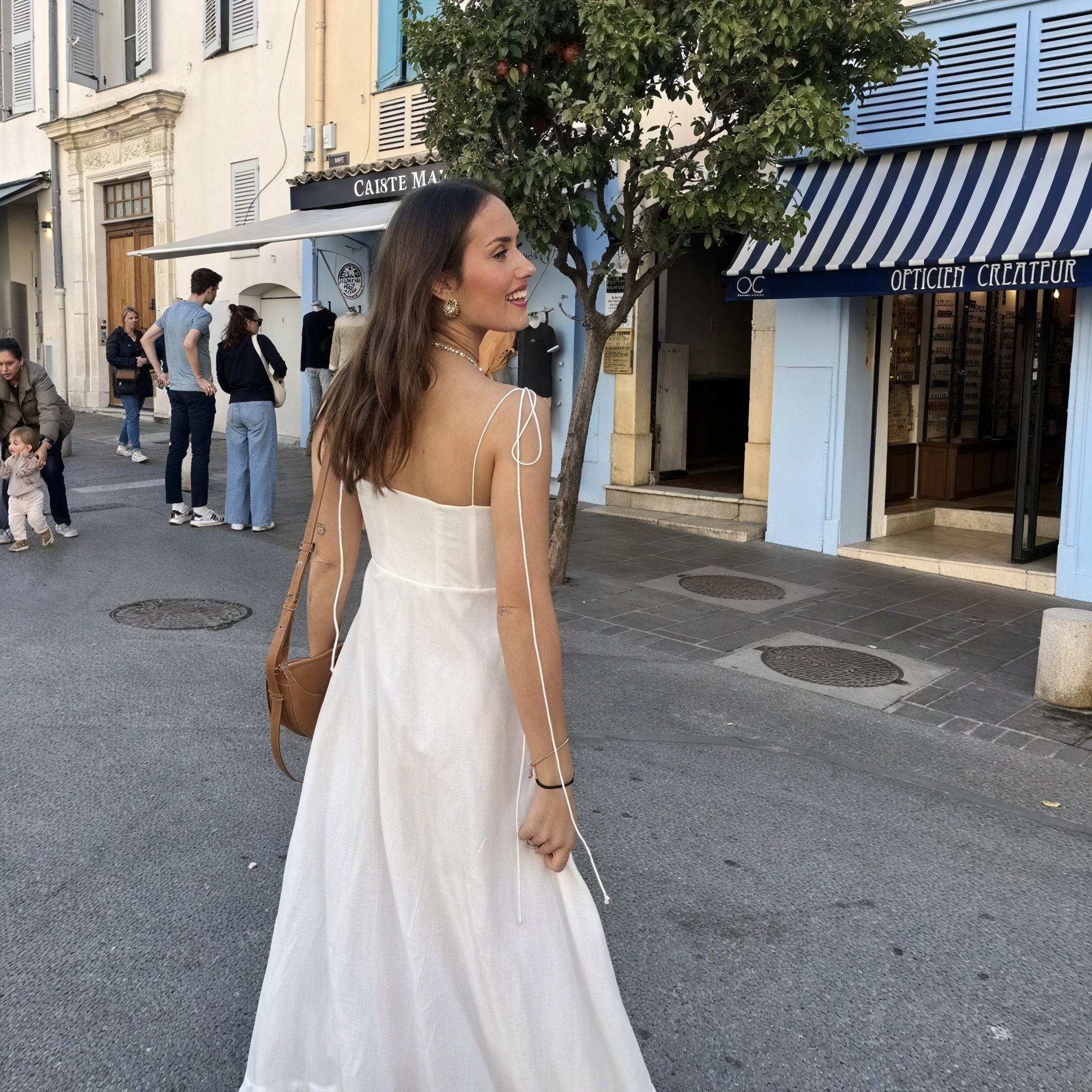 Vela Official Vestido Blanco de Mujer – Estilo Bustier, Falda Escalonada, Tirantes Finos-81821-134207f2-3bc8-4036-958d-1c7aac55db9b