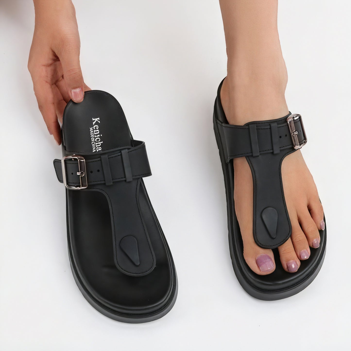 Sandalias de Diseño Minimalista con Hebilla Ajustable