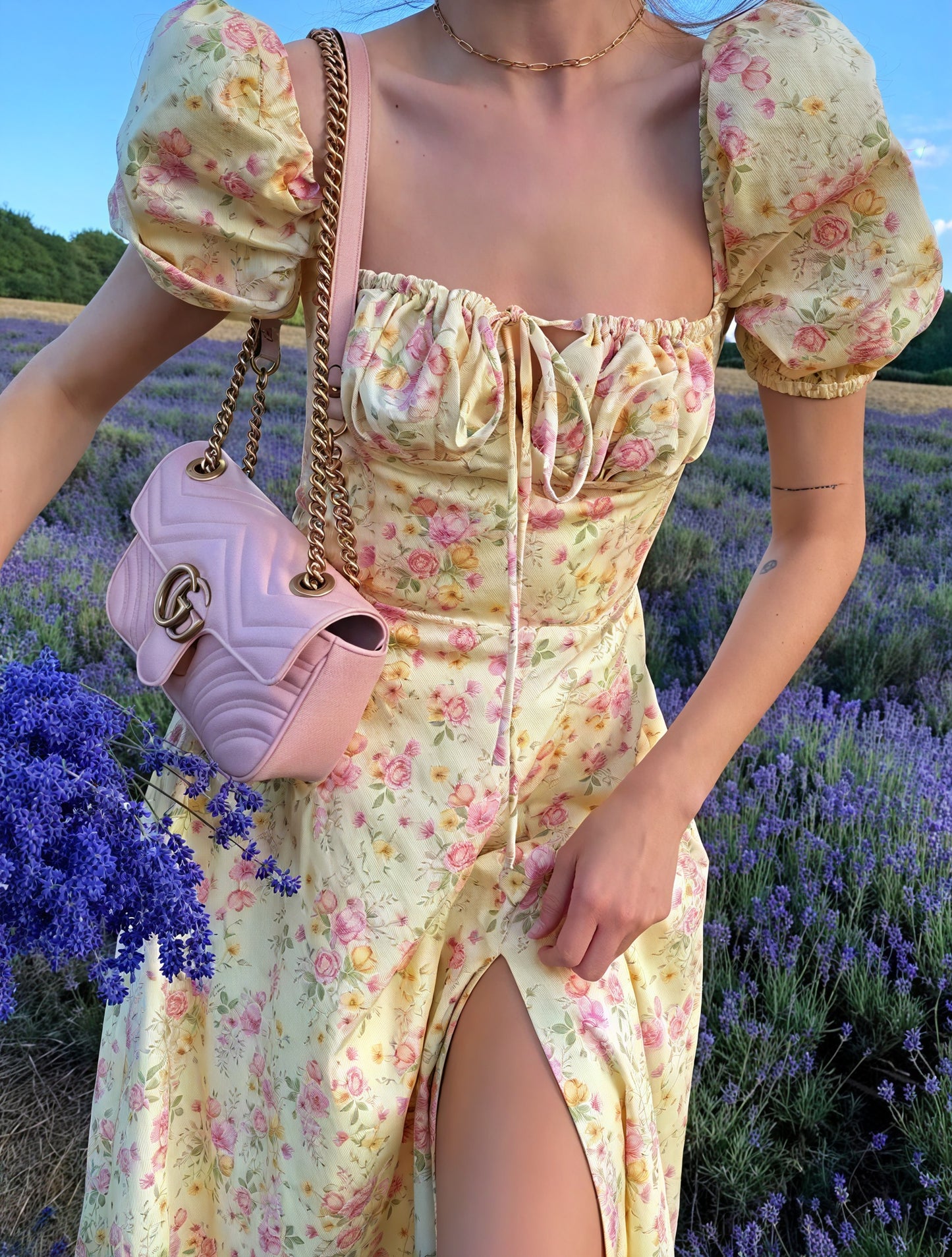 Vestido Floral de Verano con Escote Cuadrado, Mangas Abullonadas y Abertura Alta – Estilo Femenino y Romántico-82654-2a852fec-08c1-4e82-a7ac-d2597e55f445