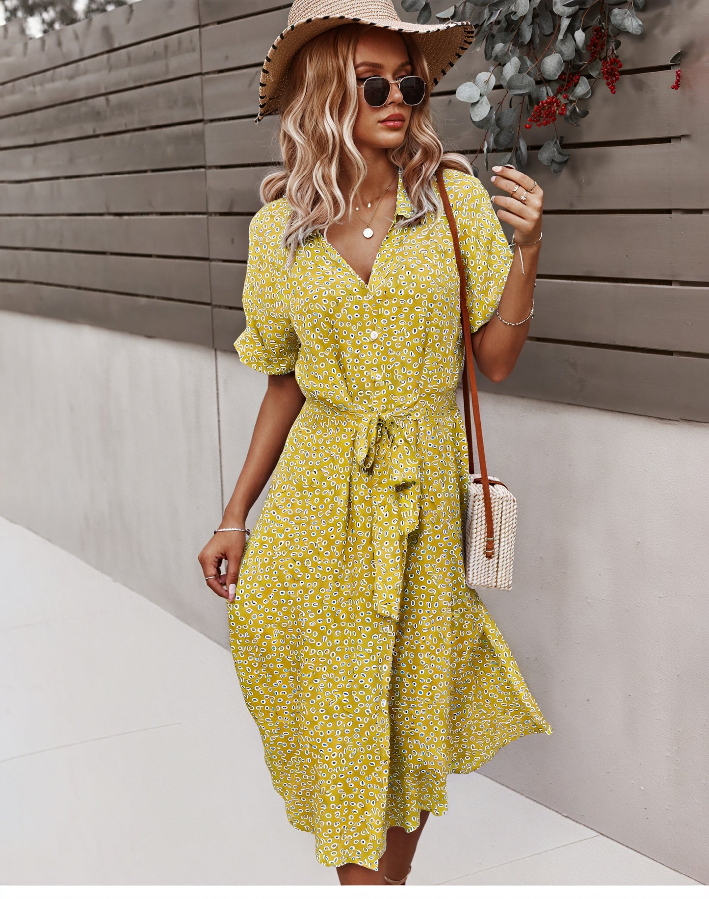 Vestido Midi Estampado Floral con Cinturón