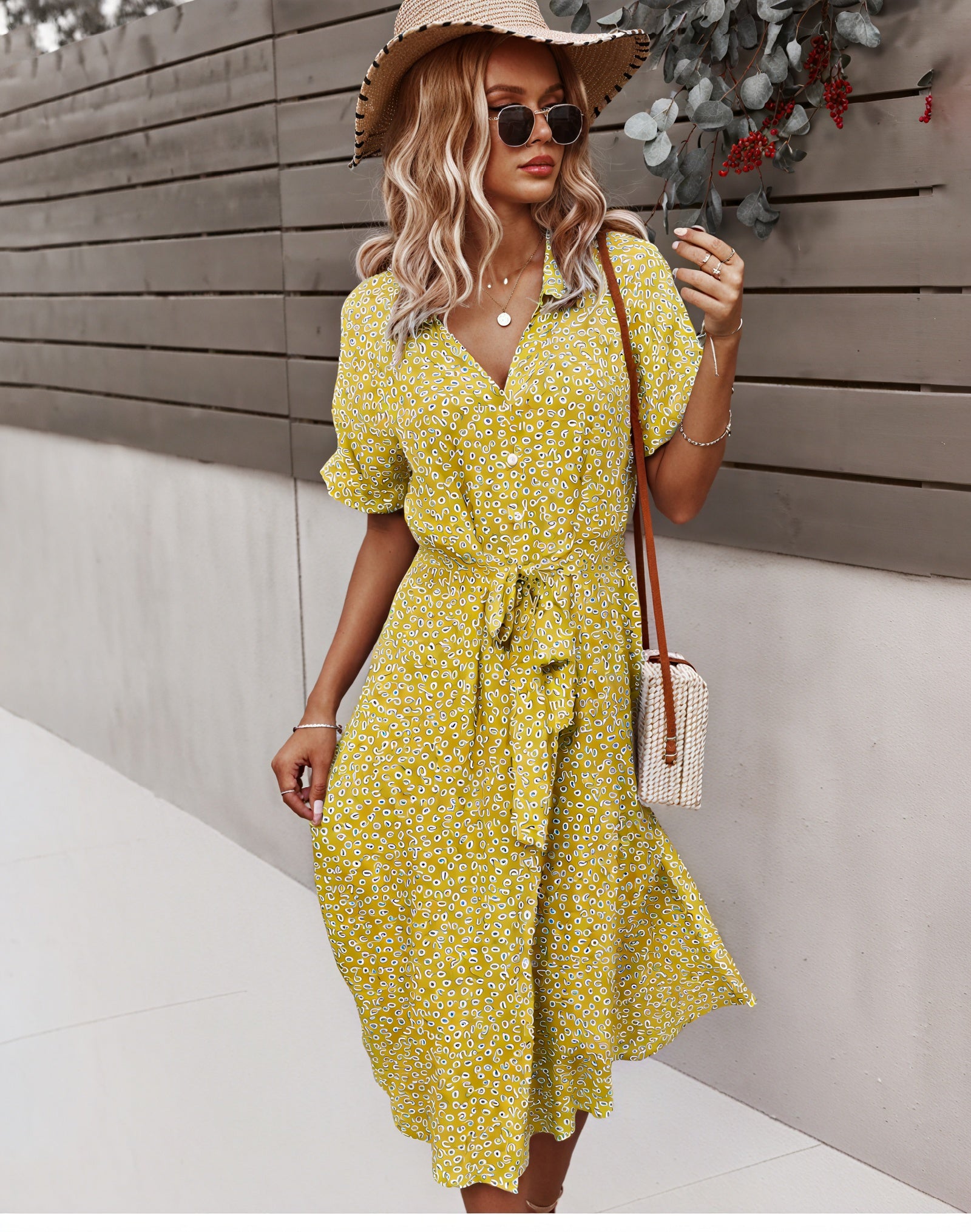 Vestido Midi Estampado Floral con Cinturón