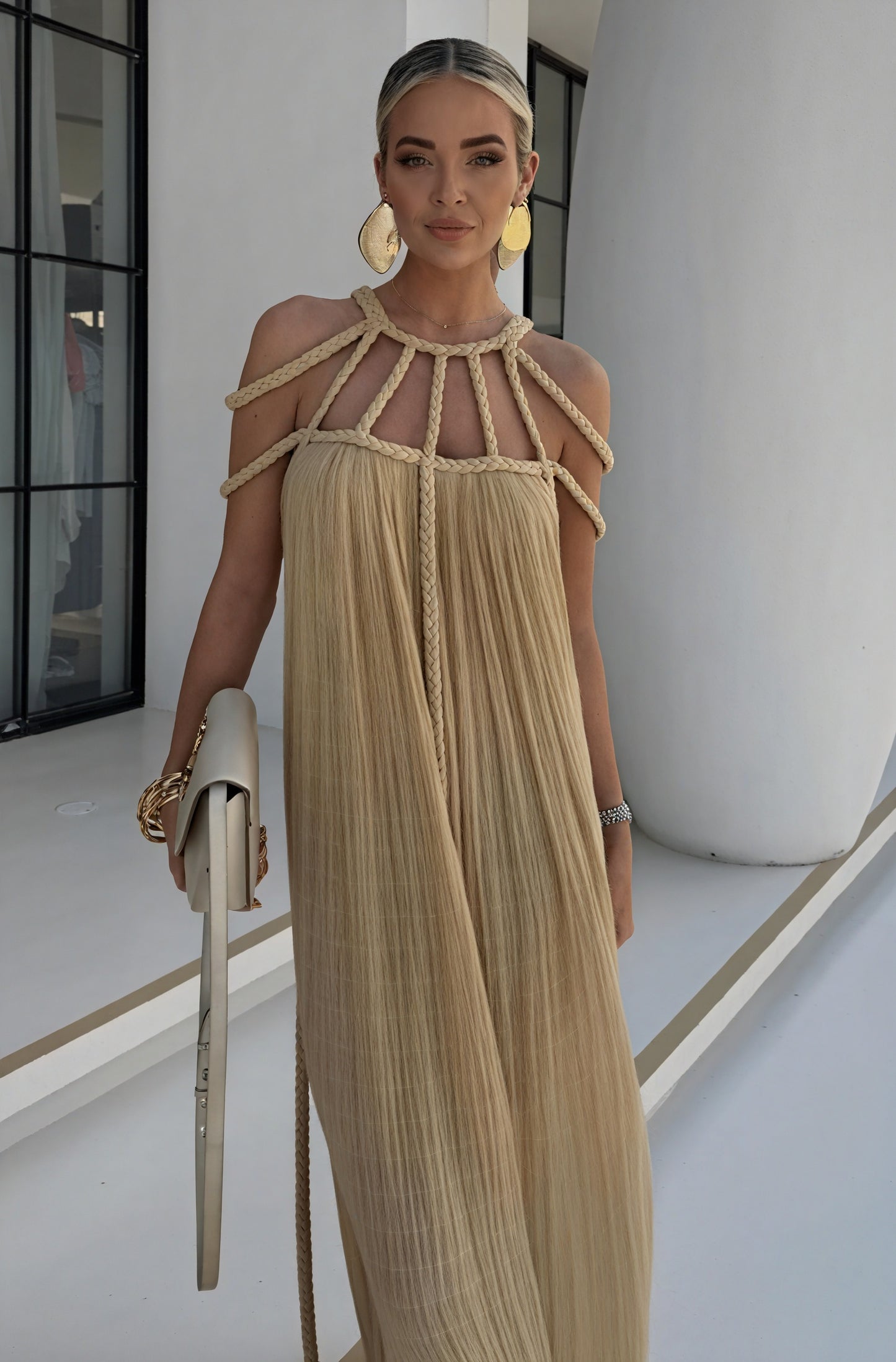 Vestido Maxi Halter: Fluidez y Elegancia Mediterránea