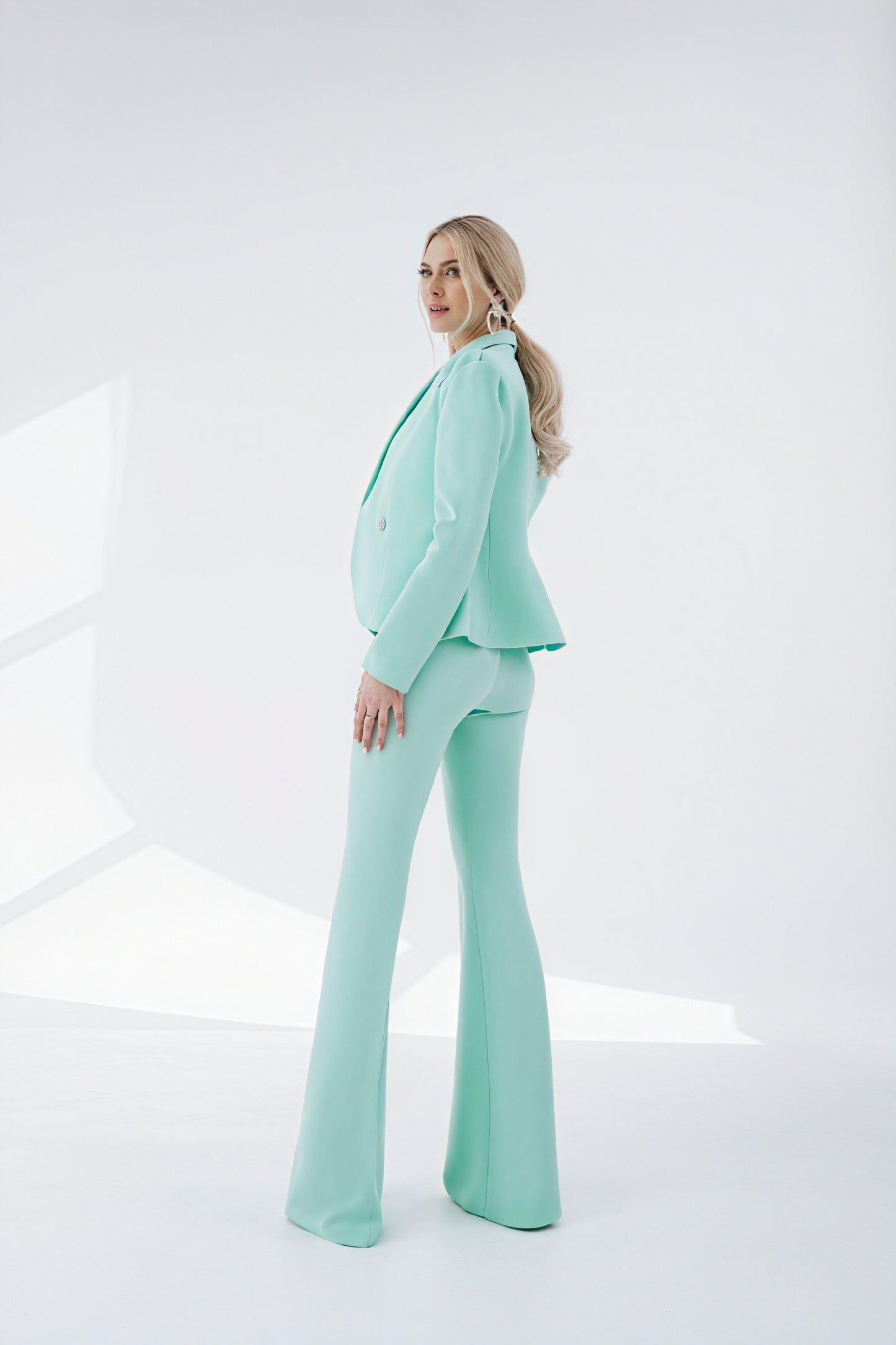 Conjunto Sofisticado: Elegancia Moderna y Distinción