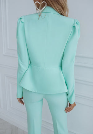 Conjunto Sofisticado: Elegancia Moderna y Distinción