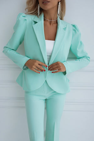 Conjunto Sofisticado: Elegancia Moderna y Distinción