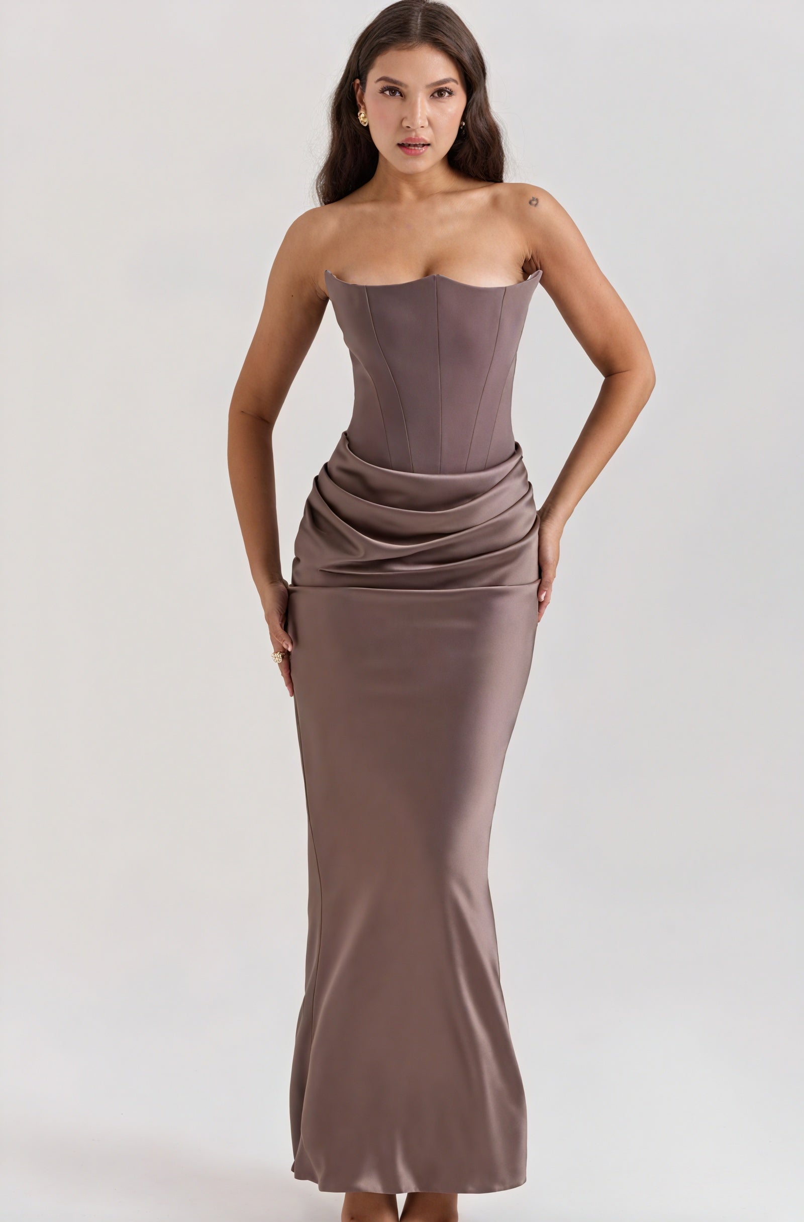 Silueta de Ensueño: Elegancia Atemporal
