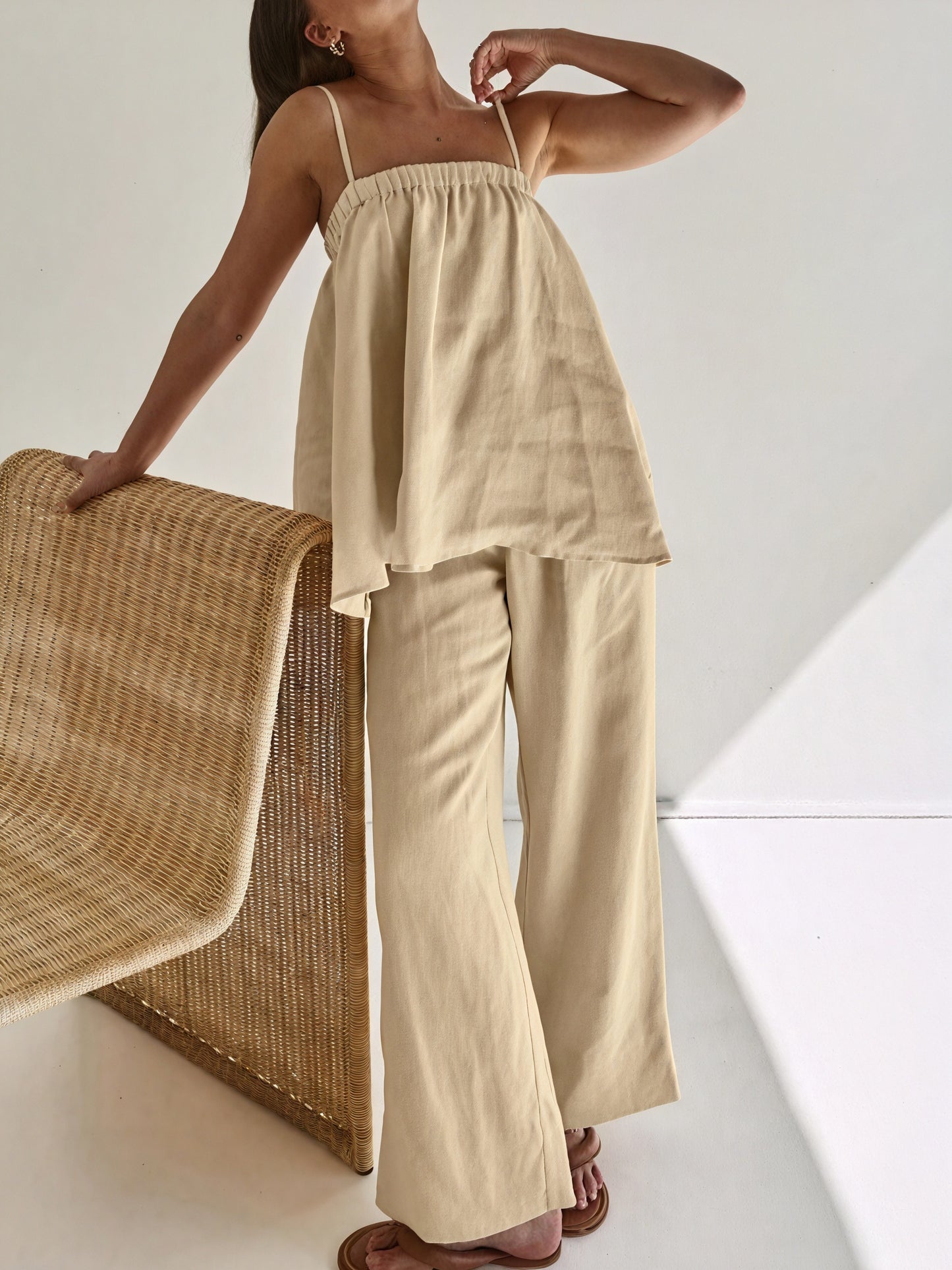Vela Official Conjunto Dos Piezas Mujer – Tirantes Finos, Pantalón Ancho, Ajuste Relajado-83288-b39f5875-cab4-4cc2-8236-24960fda88e0