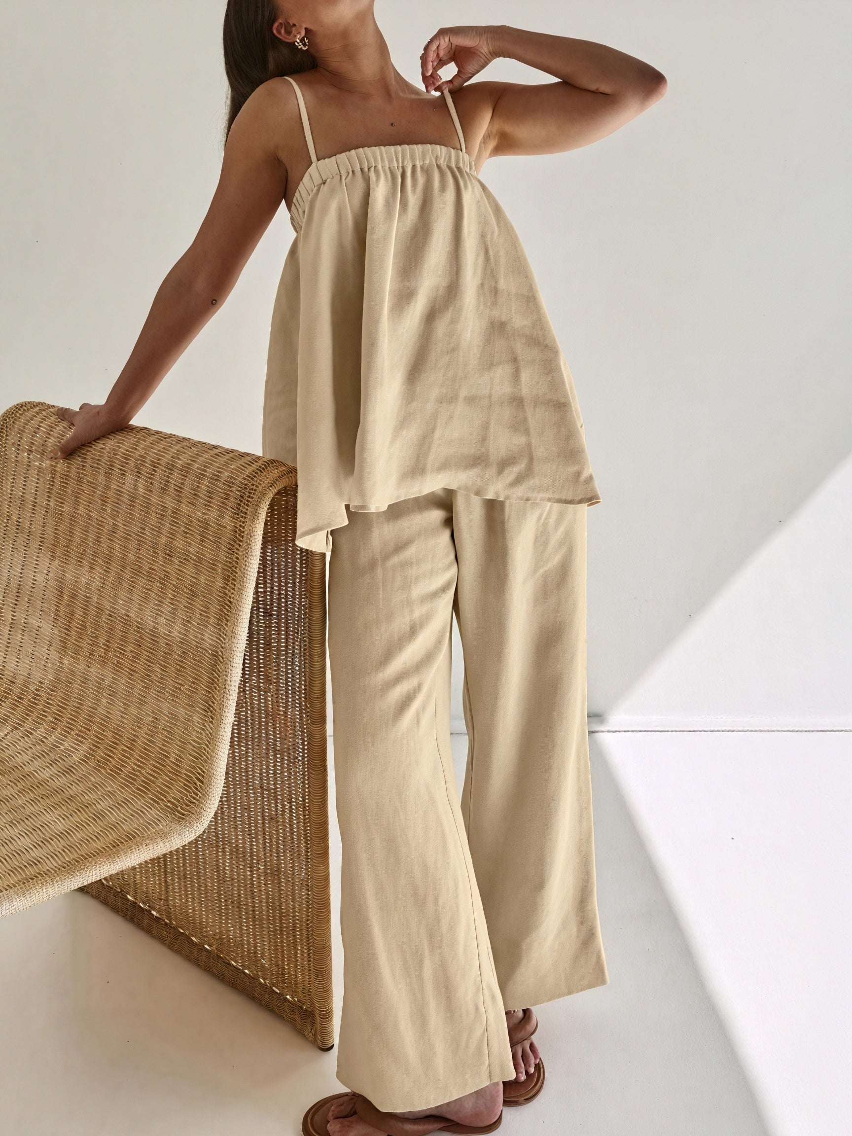 Vela Official Conjunto Dos Piezas Mujer – Tirantes Finos, Pantalón Ancho, Ajuste Relajado-83288-b39f5875-cab4-4cc2-8236-24960fda88e0