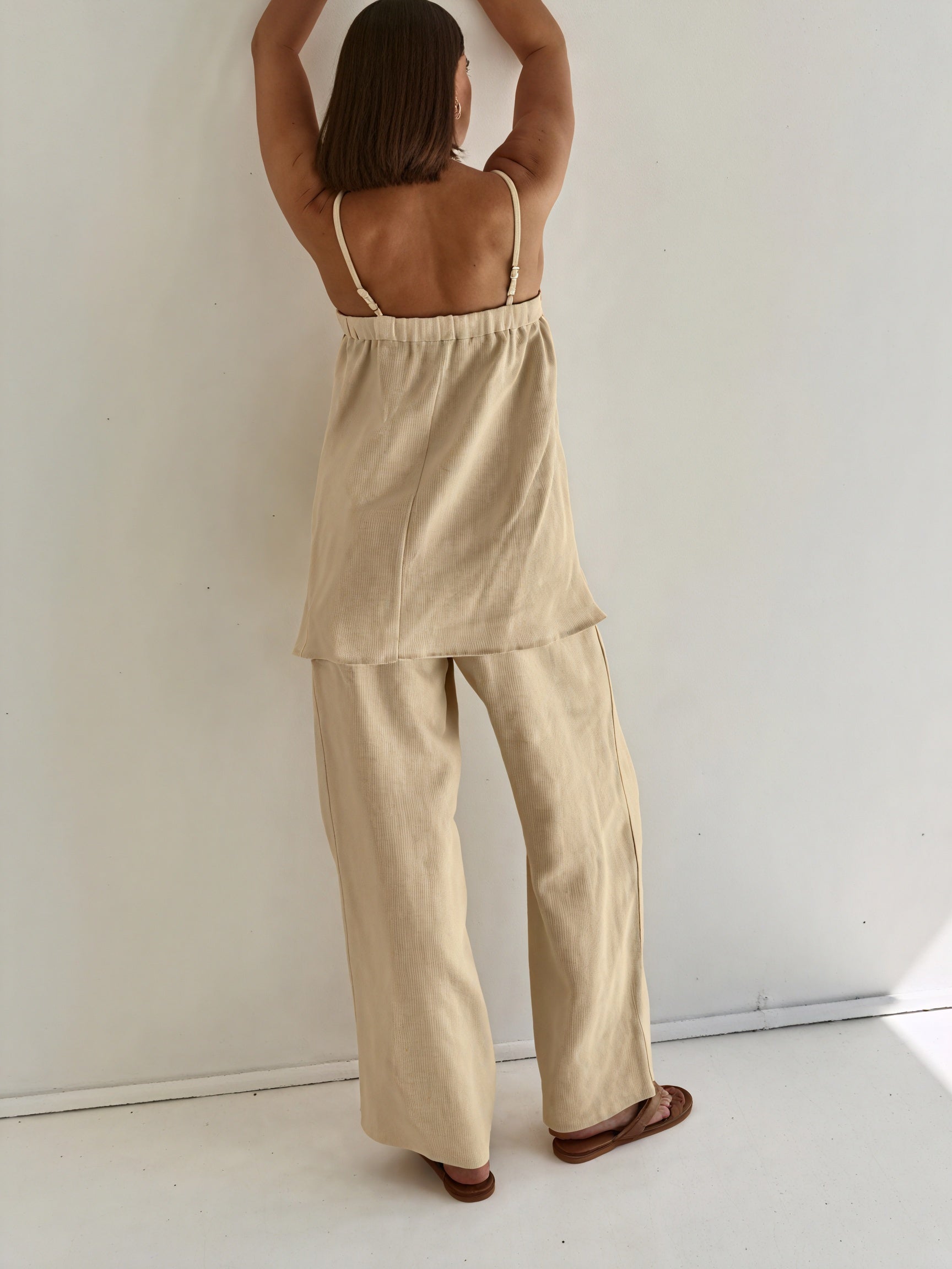 Vela Official Conjunto Dos Piezas Mujer – Tirantes Finos, Pantalón Ancho, Ajuste Relajado-83288-37ac4cd7-abad-43fc-b436-38abf1dfb4be