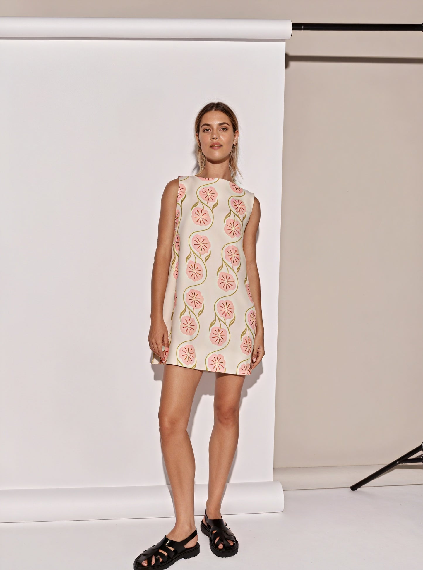 Vela Official Vestido Mini Floral Sin Mangas - Estampado Exclusivo-83292-b28e206e-1e0a-41f3-843d-fefc5962b0f9