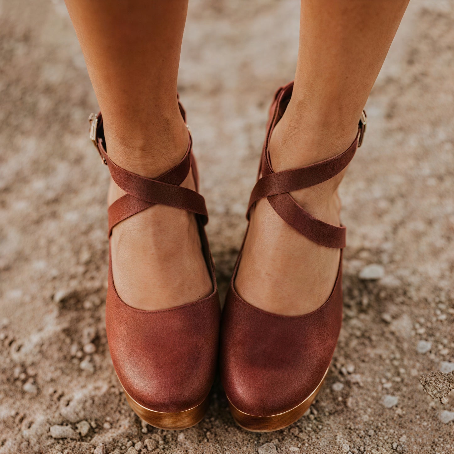 Sandalias de Plataforma para Mujer – Piel, Suela de Madera, Tiras Cruzadas, Hebilla Tobillo-83366-999ce851-4de6-4511-bc8b-1d357a57f4d5