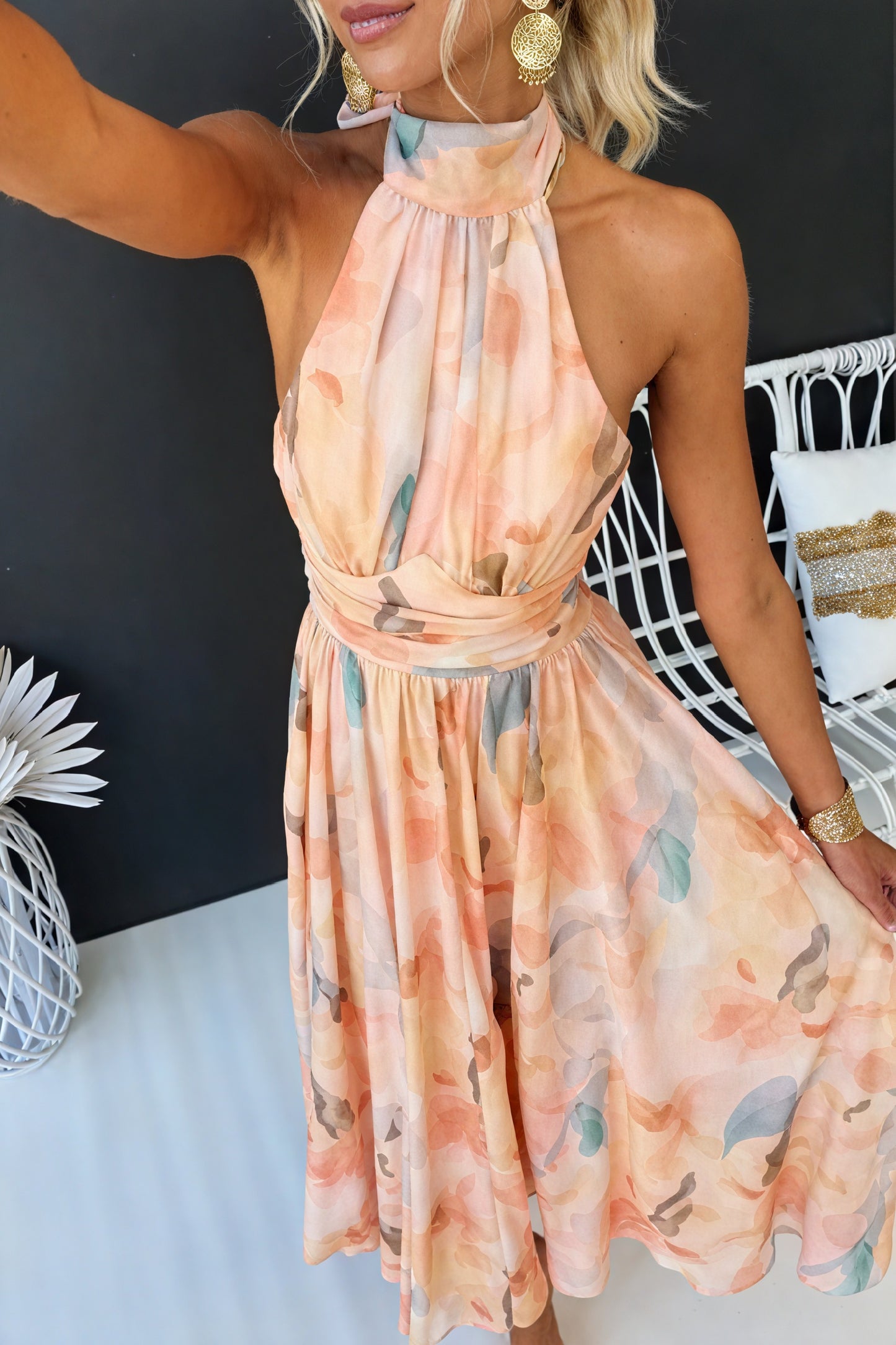 Vestido Maxi para Mujer – Estampado Floral, Cuello Halter, Lazo en Cintura, Tejido Ligero-83370-e926b698-52ba-412b-b1bd-865b41354762
