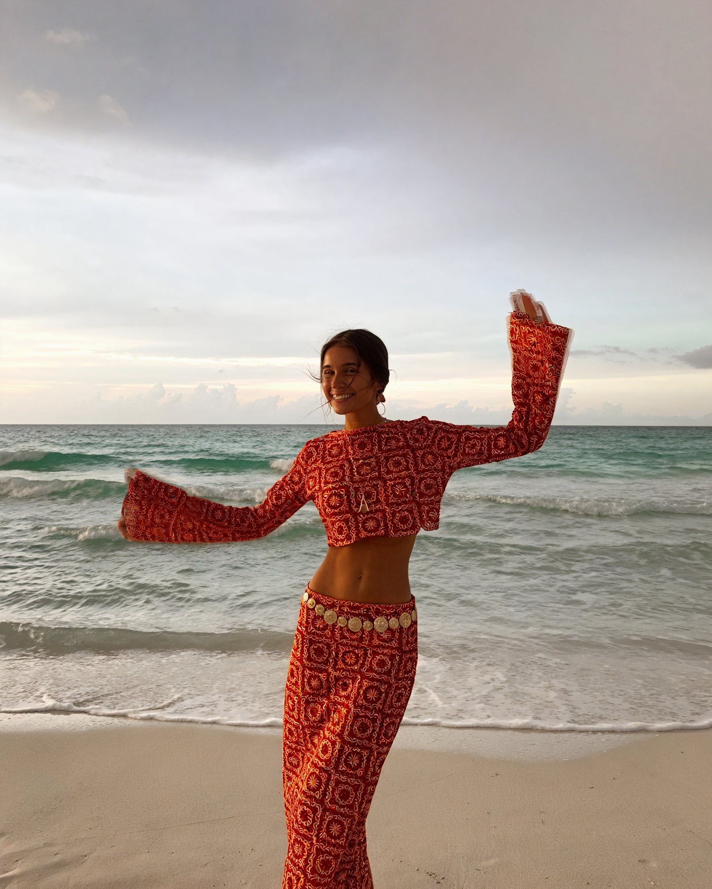 Conjunto Dos Piezas Crochet Mujer – Top Crop Manga Larga, Falda Cintura Alta, Bicolor Estilo Bohemio-83575-5a6383fd-7e8b-49a2-85be-61e2b3c2b7f3