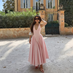 Vestido Gingham Rosa y Blanco con Escote V y Falda Plisada, Estilo Clásico Femenino-83586-20403f6a-230a-4bc0-85ca-29941f02a043
