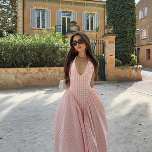 Vestido Gingham Rosa y Blanco con Escote V y Falda Plisada, Estilo Clásico Femenino-83586-d55922ac-d7ee-49fd-9d57-41bb260f5f68