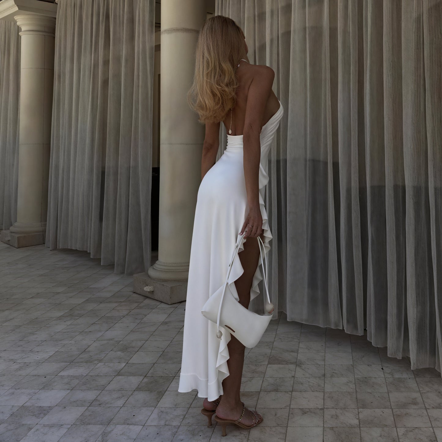 Vestido Sin Mangas Mujer – Bajo Asimétrico, Detalle Floral, Elegante-83646-63f552d3-3ccf-4ce7-89c5-35a02f1149f6