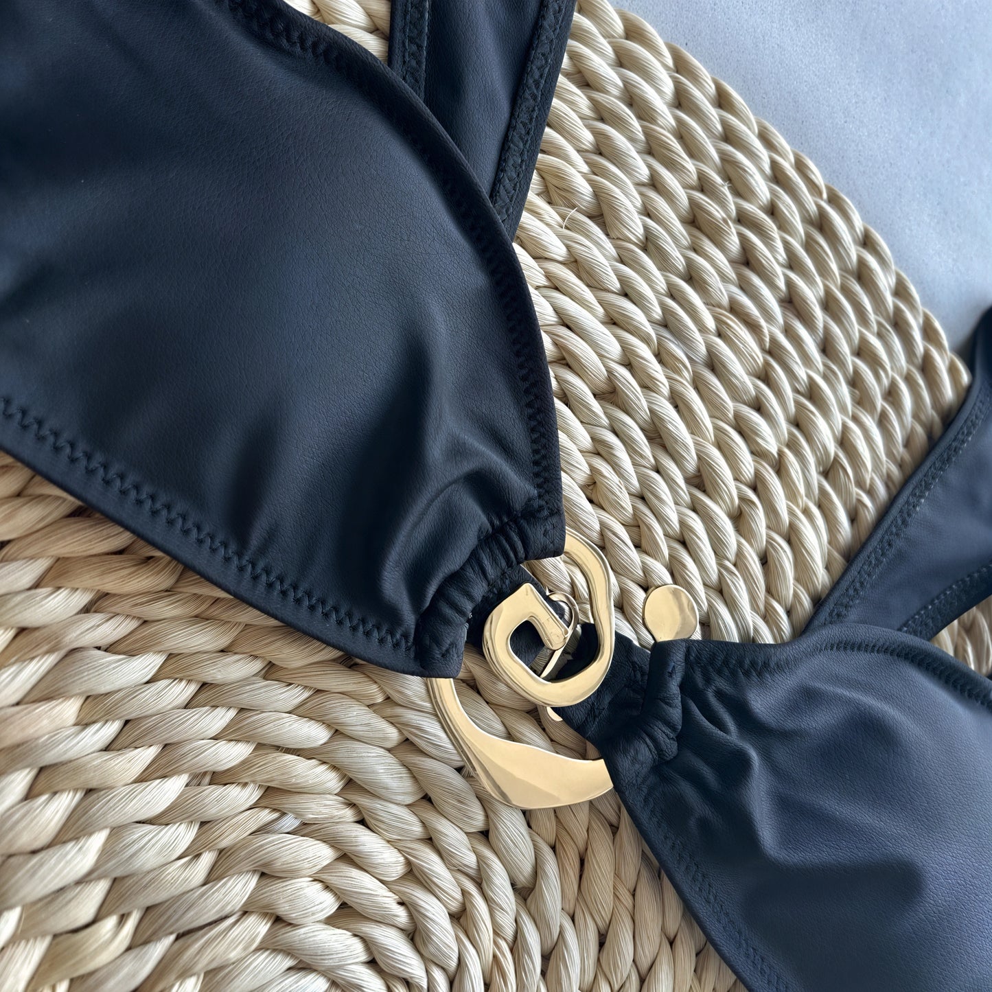 Traje de Baño Entero Negro para Mujer – Diseño Clásico con Detalle Metálico, Vela Official-83767-a0faa122-5d0f-4e01-94d7-77b101bc654d