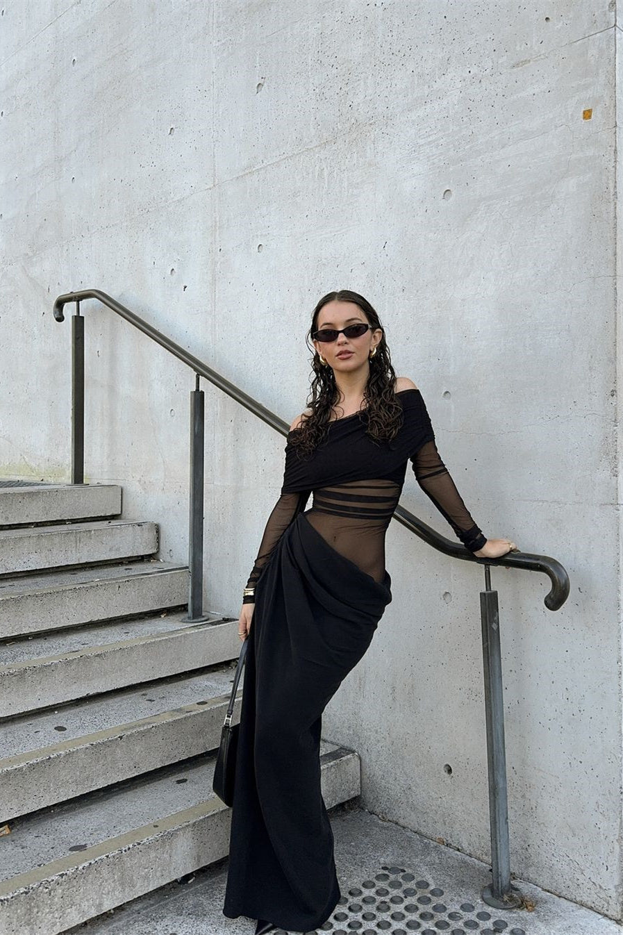 Vestido Sofisticado con Detalles Cut-Out