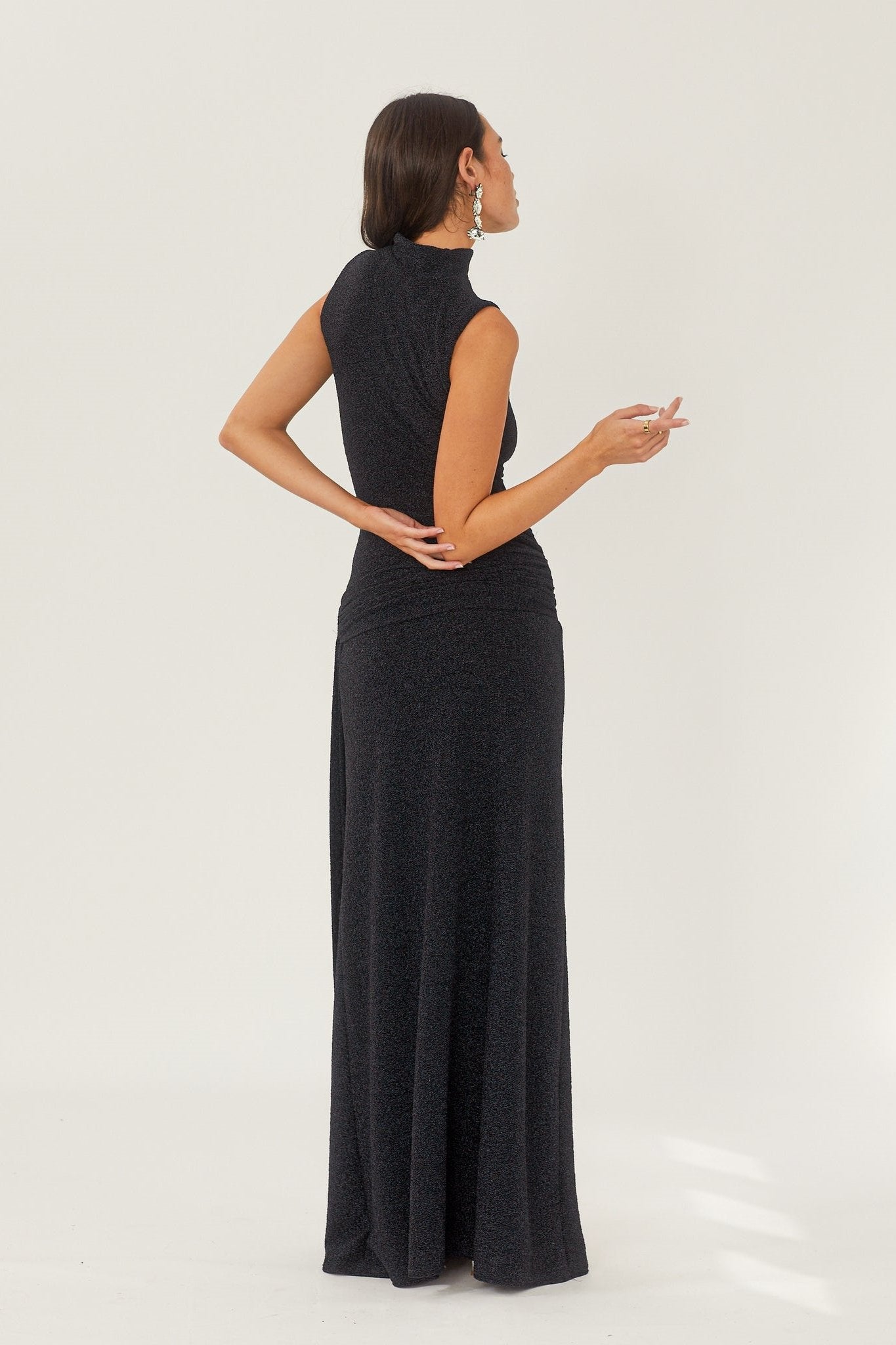 Vestido Largo Elegante con Cinturón