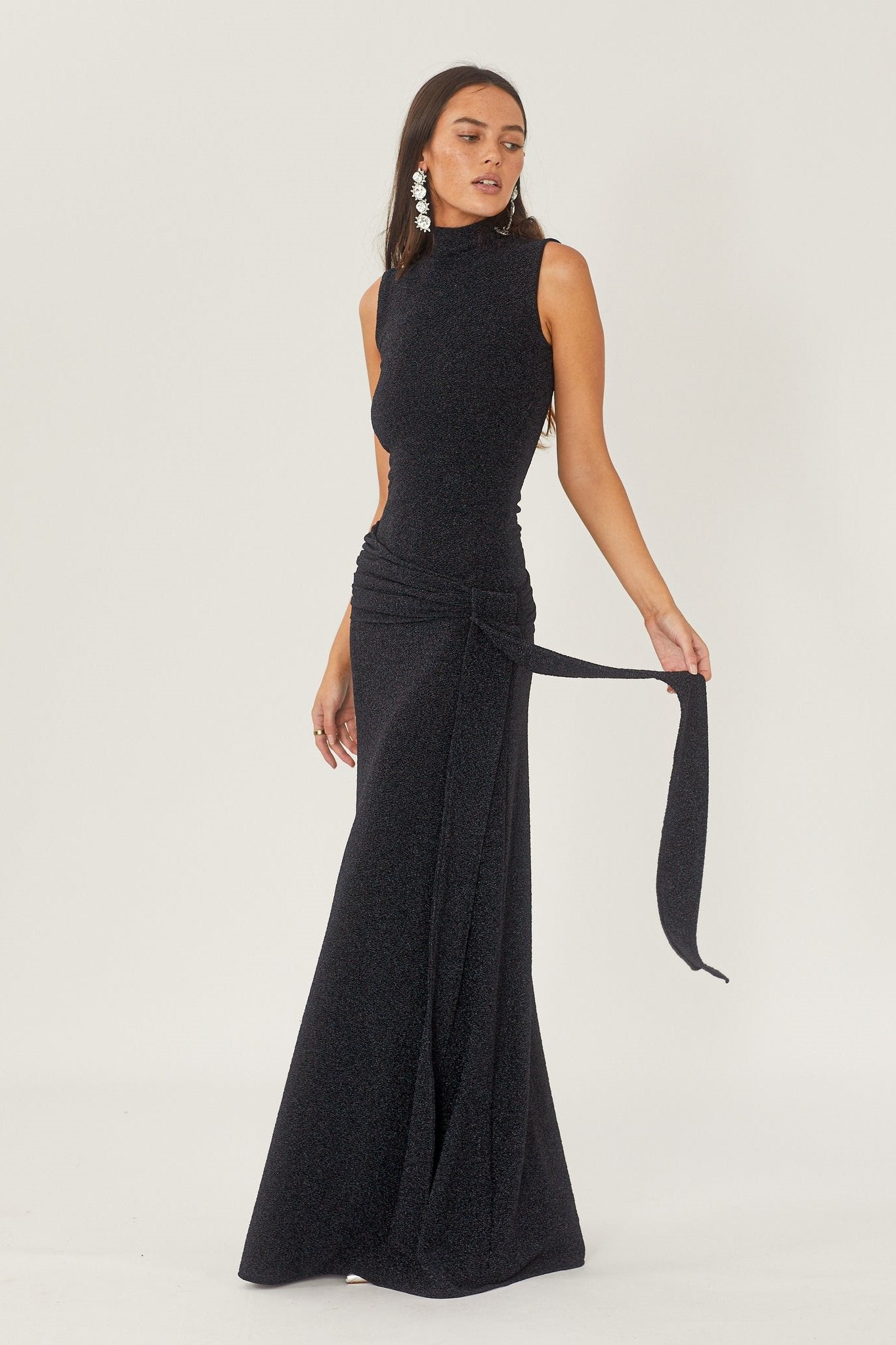 Vestido Largo Elegante con Cinturón