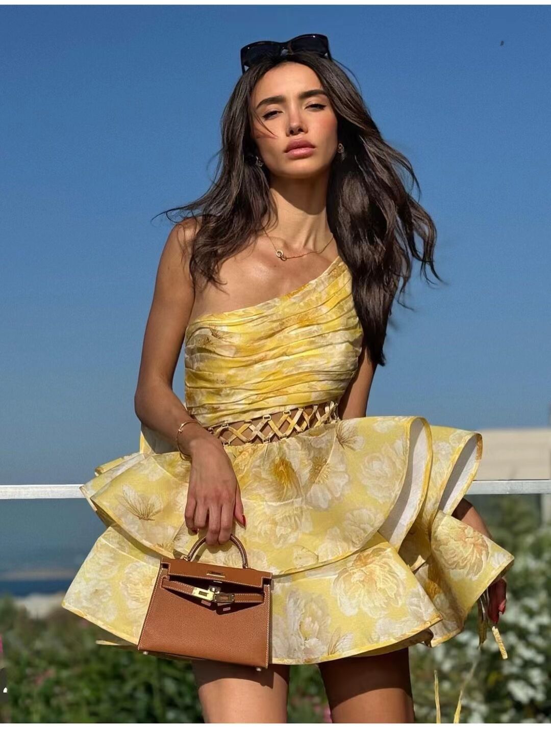 Vestido Asimétrico para Mujer – Estampado Floral, Un Hombro, Falda con Volantes-83680-a57d4436-2264-4205-9645-ae1107f0ca76