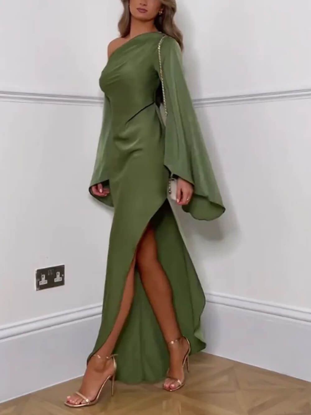 Vestido Sofisticado de Noche con Abertura