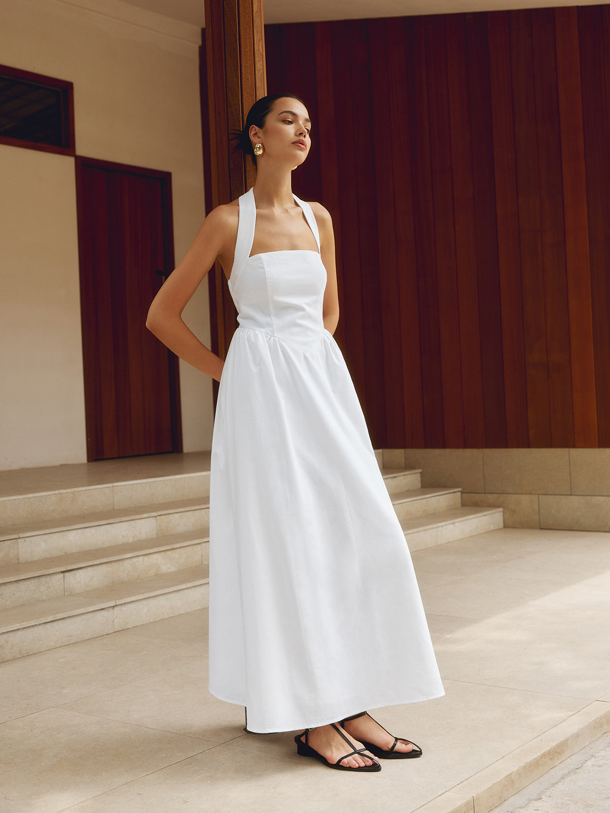 Vestido Halter Elegante – Silueta A-Line