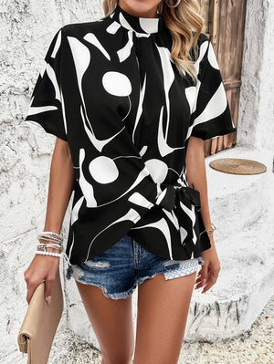 Top Estampado Abstracto con Lazo