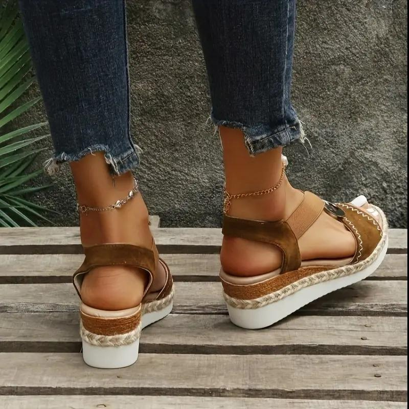 Sandalias Plataforma Tejida con Detalle Metálico
