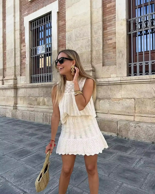 Conjunto Tejido: Top Calado y Falda A-Línea
