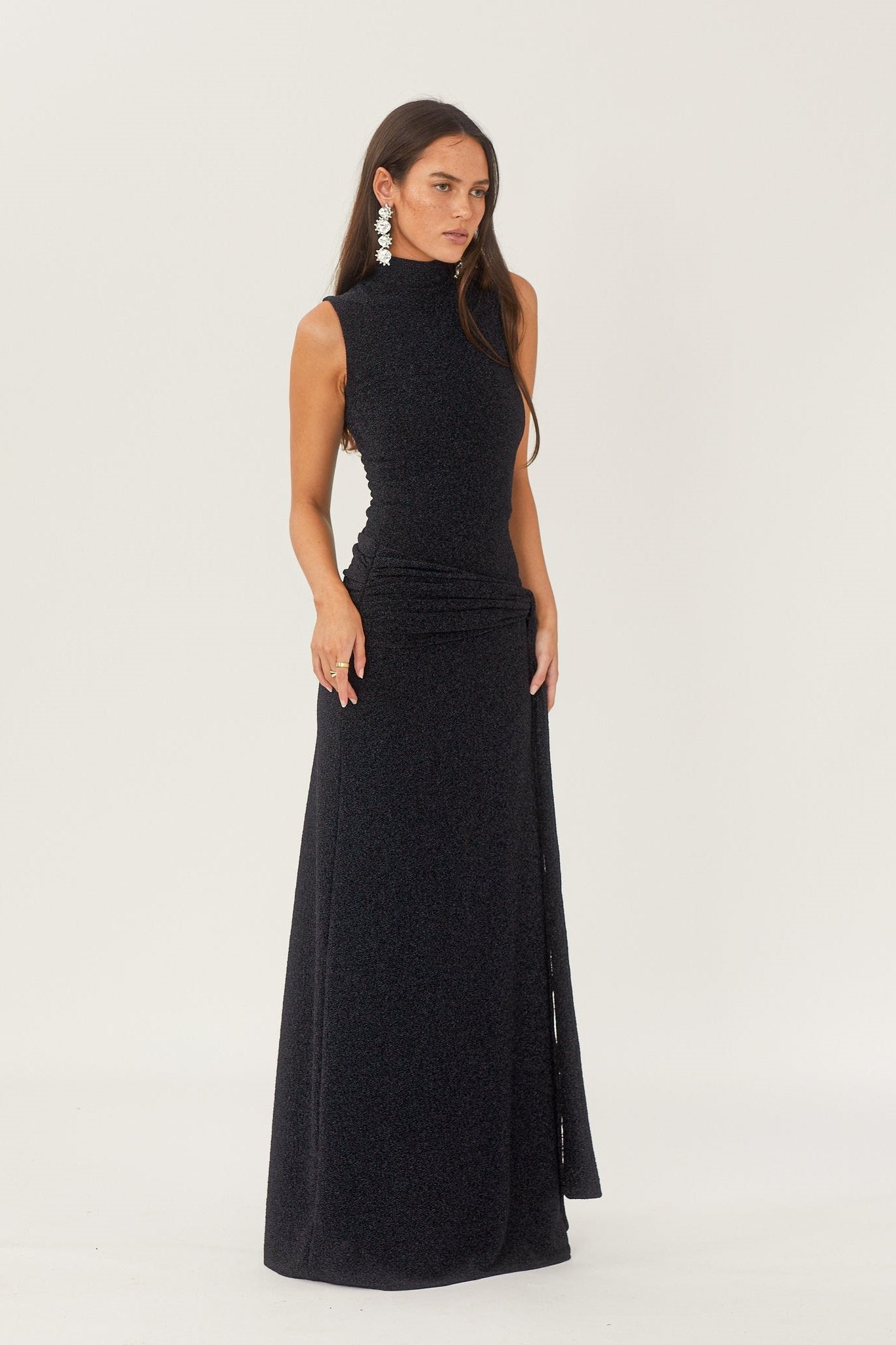 Vestido Largo Elegante con Cinturón