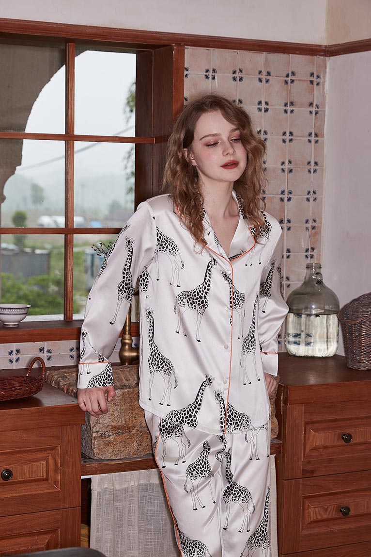 Pijama Estampado de Jirafas Suave al Tacto